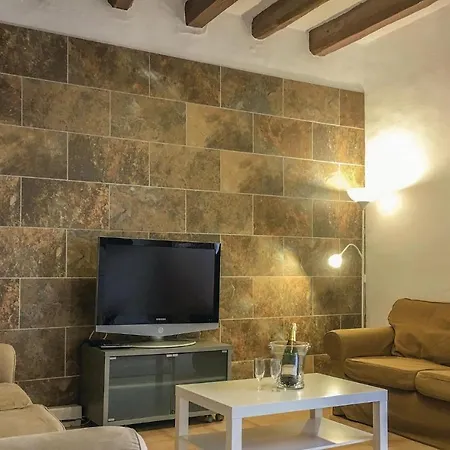 3 Bedroom Beautiful In Apartment Pineda de Mar